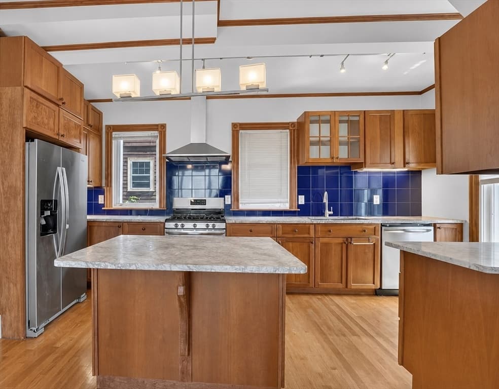 9 Dartmouth St, Somerville MA 02145 photo 2