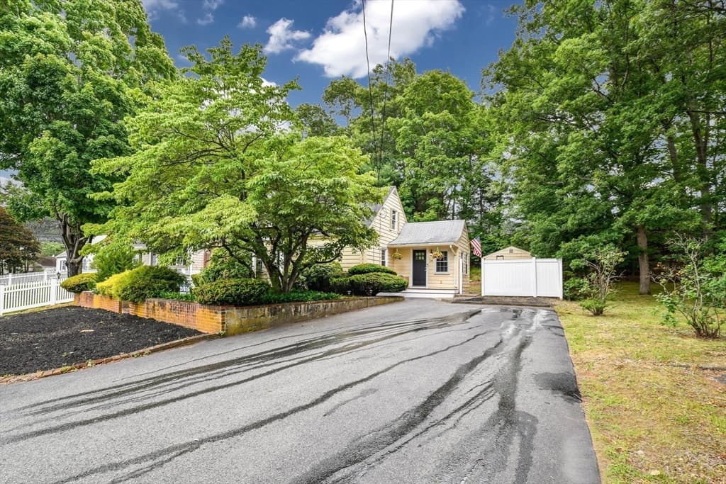 18 Louise Street, Canton MA 02021 photo 2