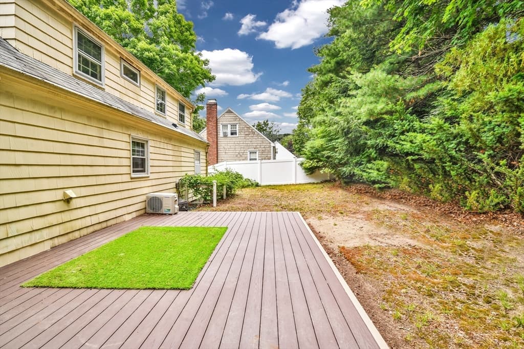 18 Louise Street, Canton MA 02021 photo 4