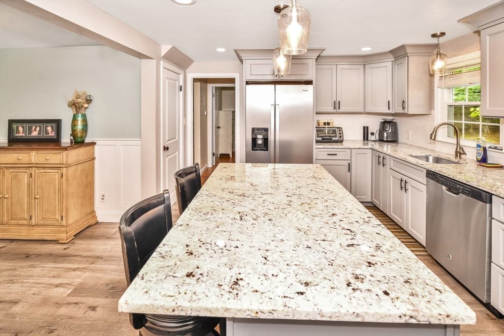 18 Louise Street, Canton MA 02021 photo 8