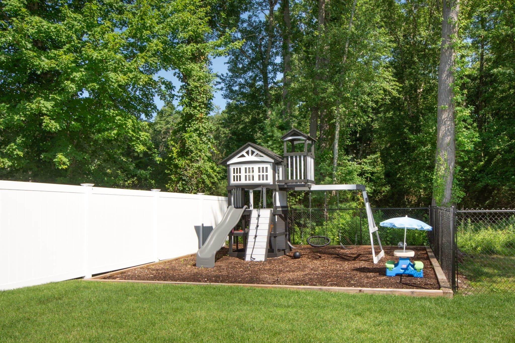 Single Family Residence at 102 West Pond Street, East Bridgewater MA 02333, East Bridgewater, photo 13 of 42