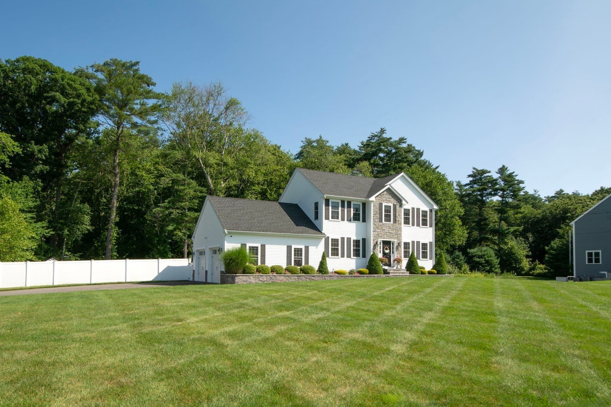 Single Family Residence at 102 West Pond Street, East Bridgewater MA 02333, East Bridgewater, photo 3 of 42