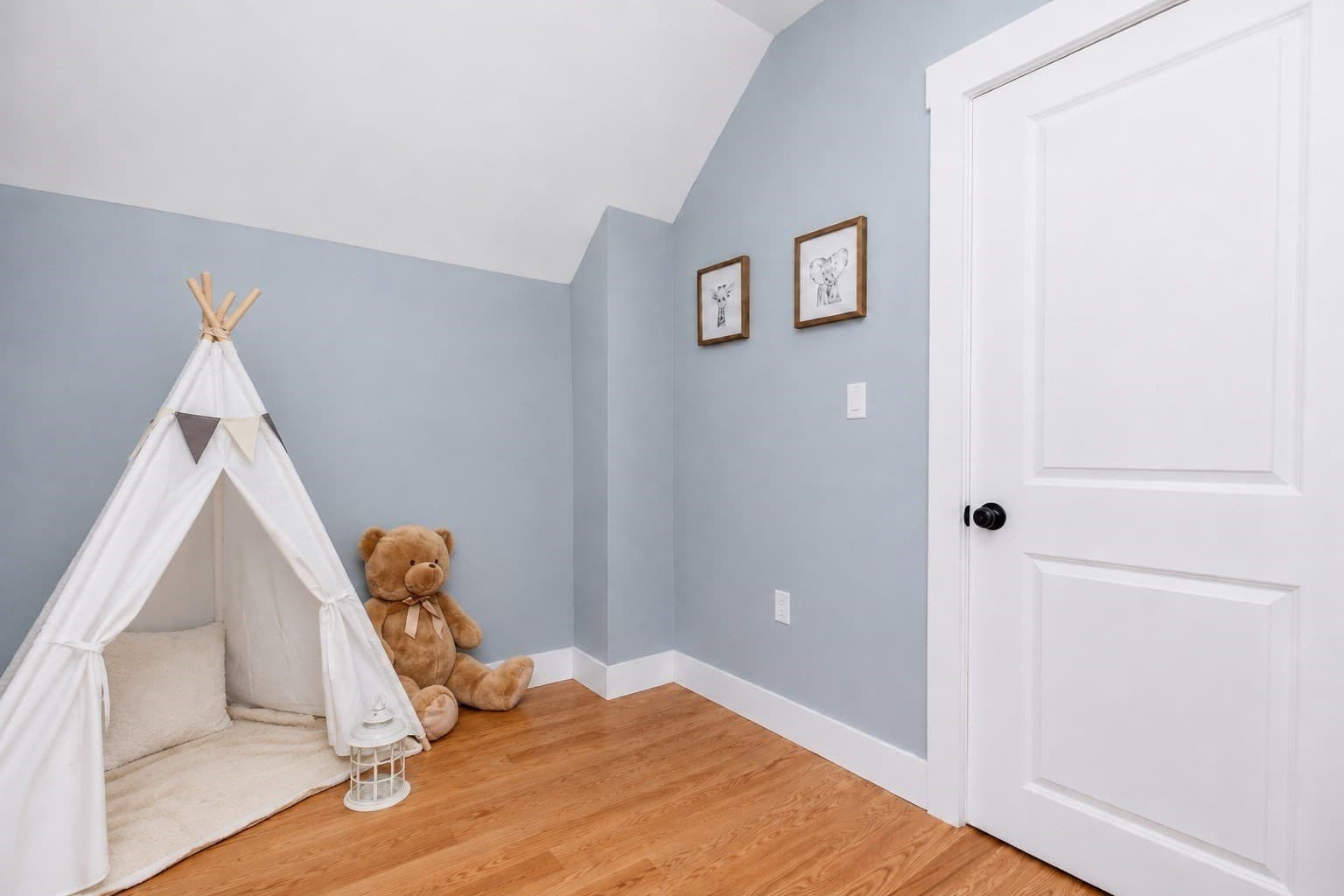 Single Family Residence at 17 Scott St., New Bedford MA 02744, photo 18 of 26