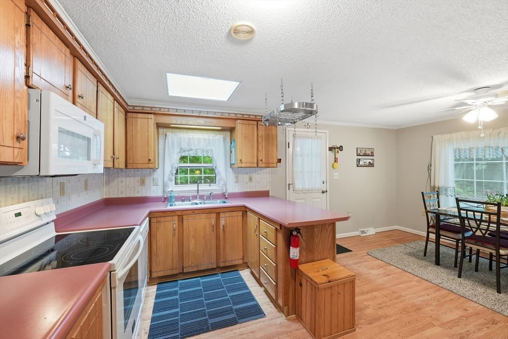 47 Washington St # 44, Auburn MA 01501 photo 9