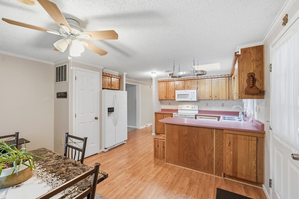 47 Washington St # 44, Auburn MA 01501 photo 10