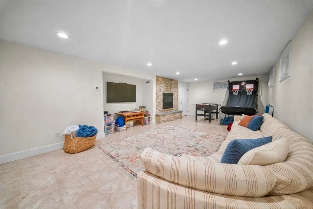 10 Juniper Hill Road, Waltham MA 02452 photo 27