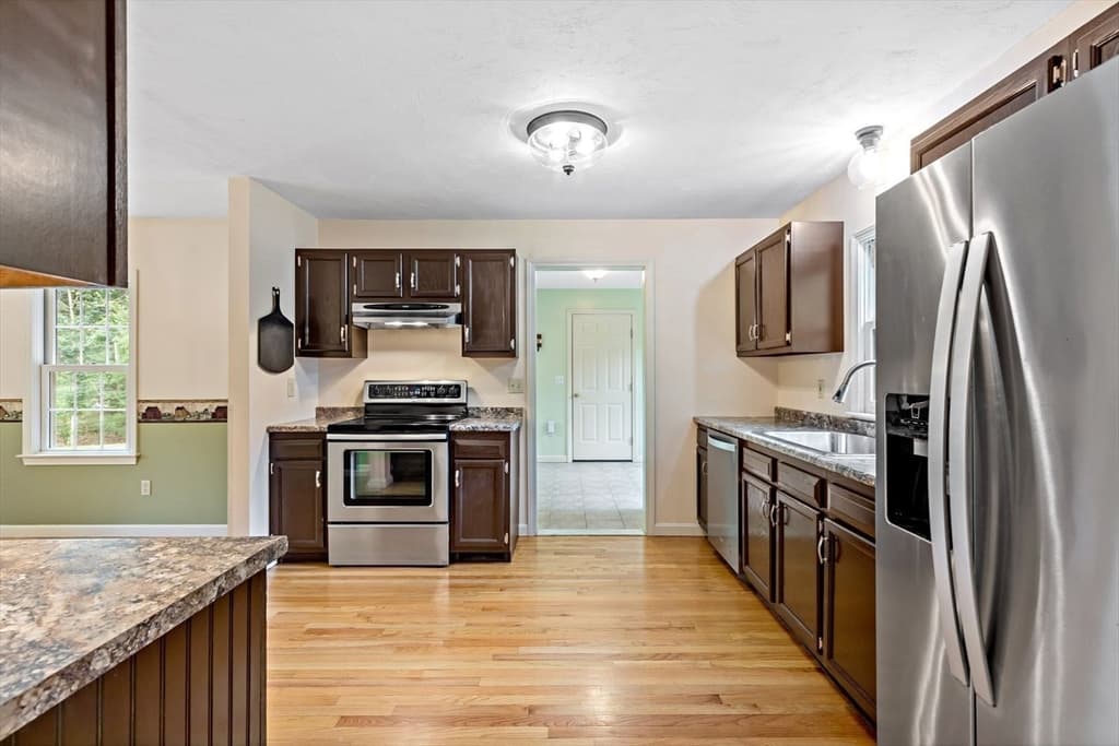 185 Bournehurst Drive, Plymouth MA 02360 photo 5