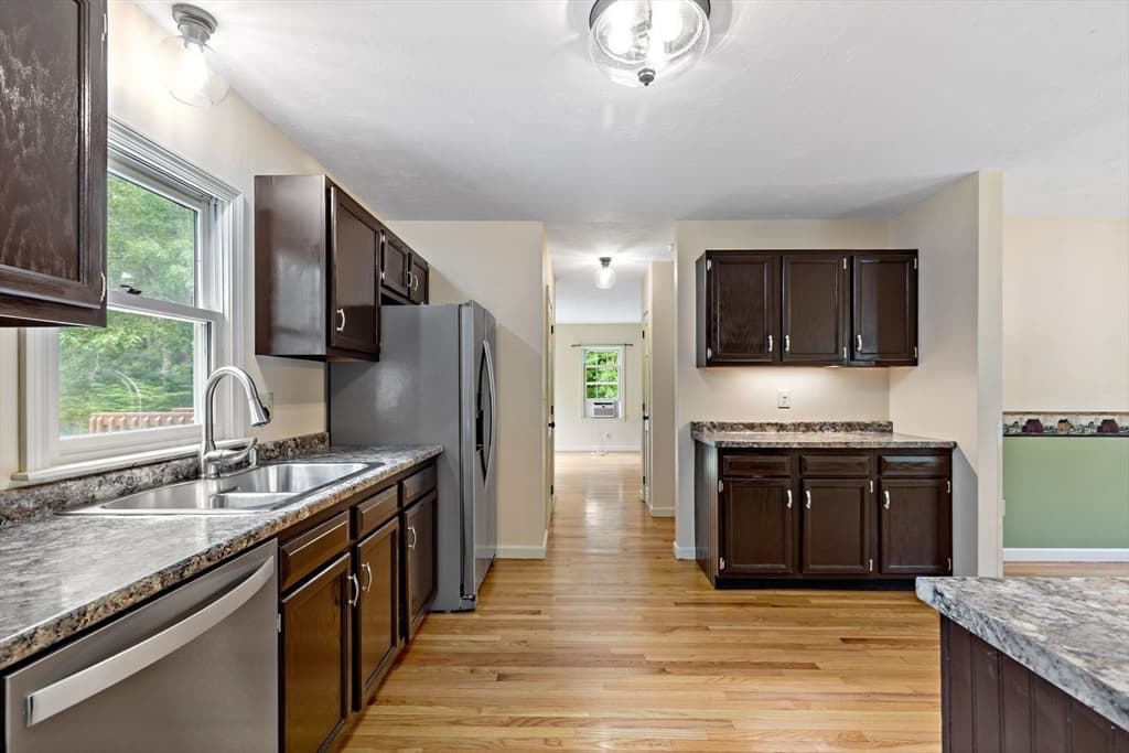 185 Bournehurst Drive, Plymouth MA 02360 photo 4