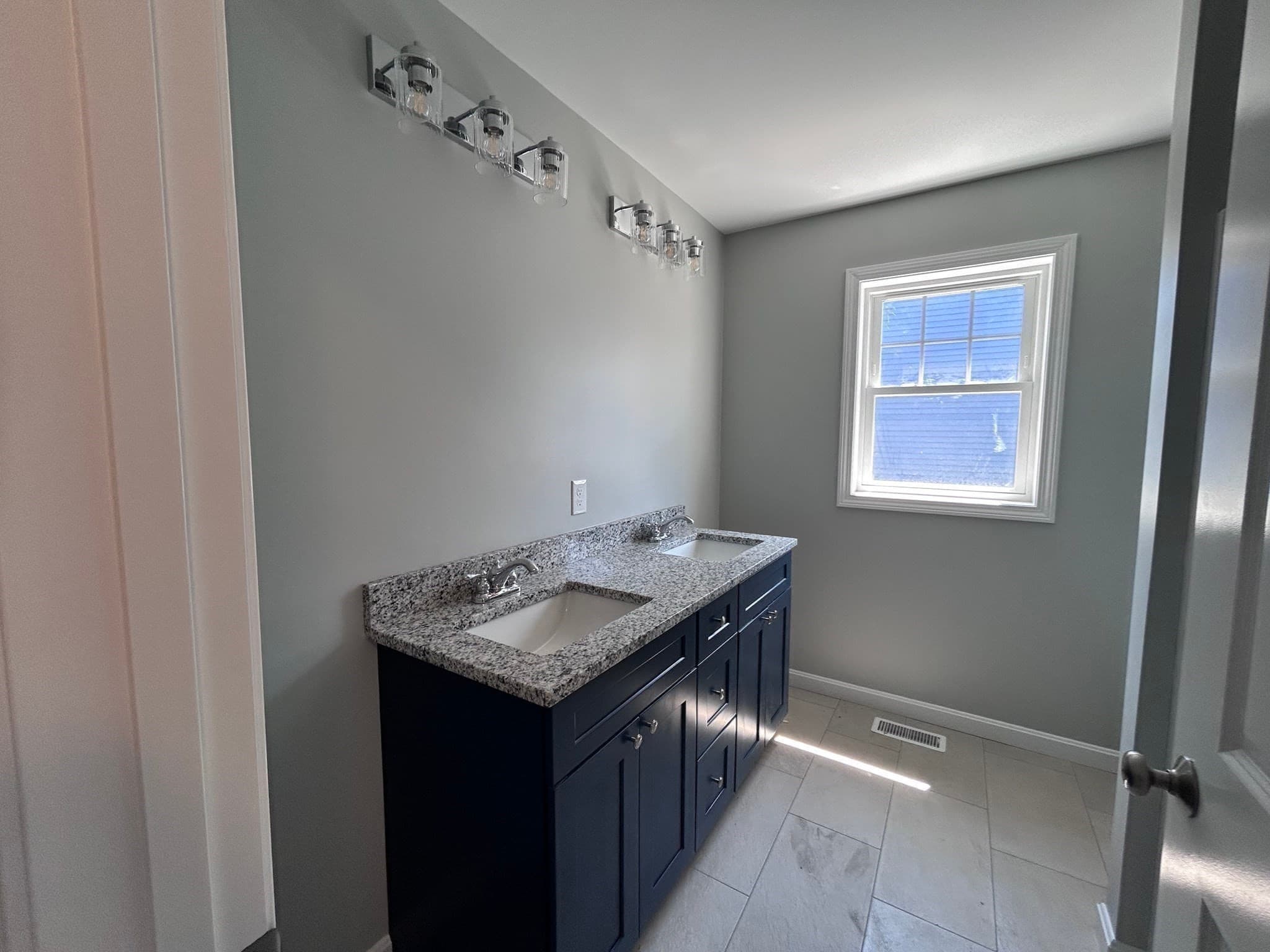Single Family Residence at 121 St. Marys Street, Fall River MA 02720, photo 9 of 12