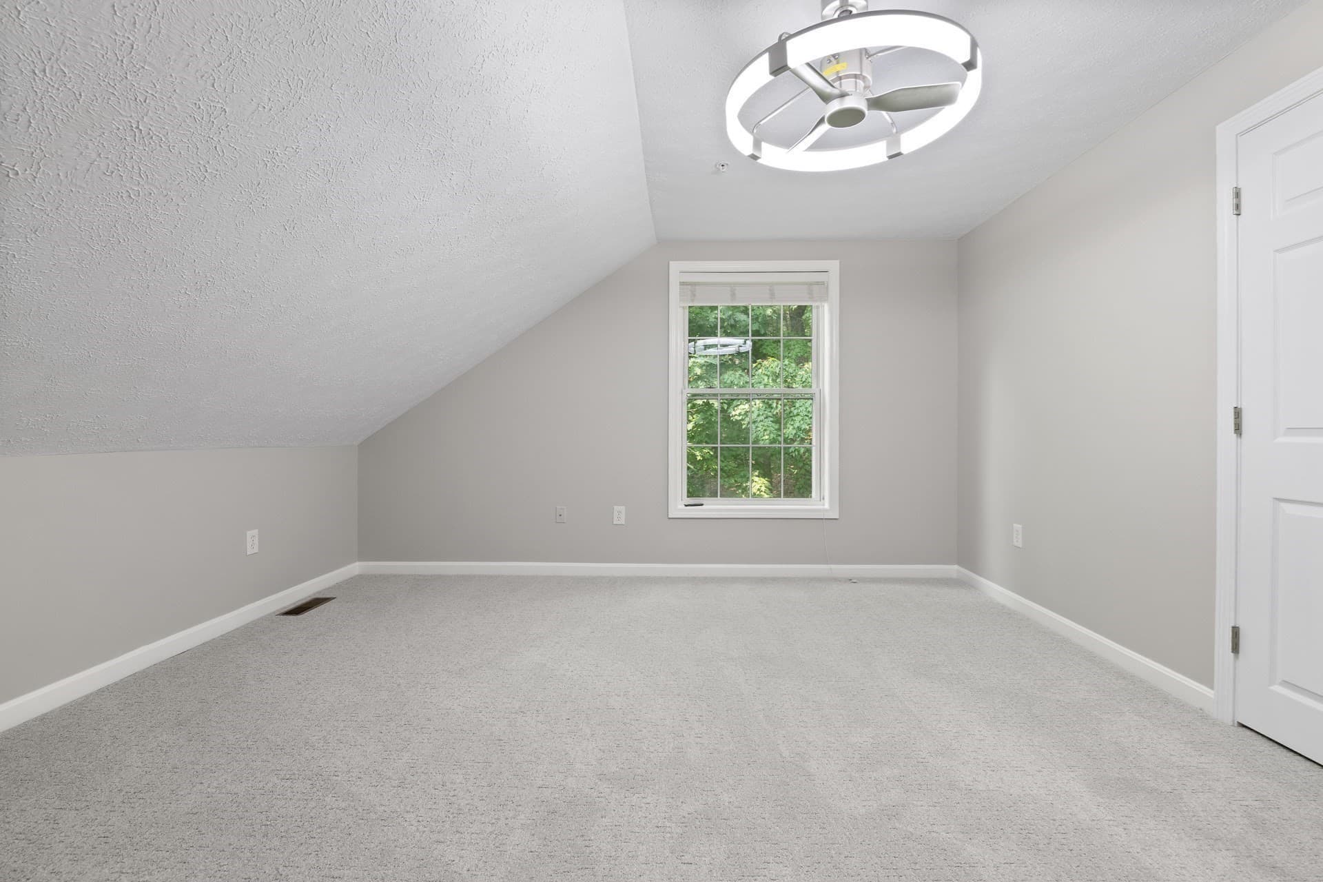 Condominium at 36 Georgetown Drive, Nashua NH 03062, Nashua, photo 24 of 36