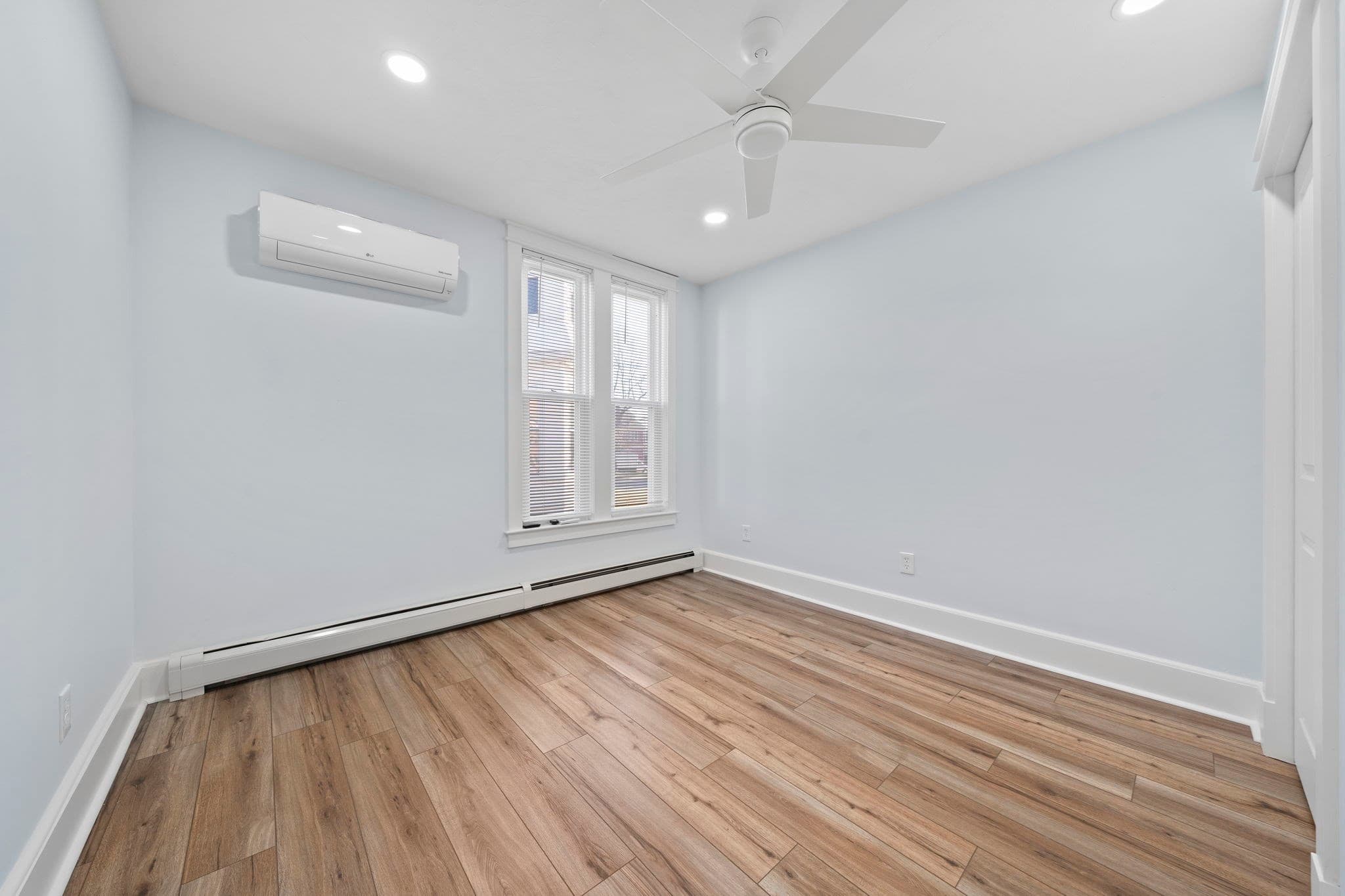 4 Family at 218 South Ave, Whitman MA 02382, photo 13 of 40