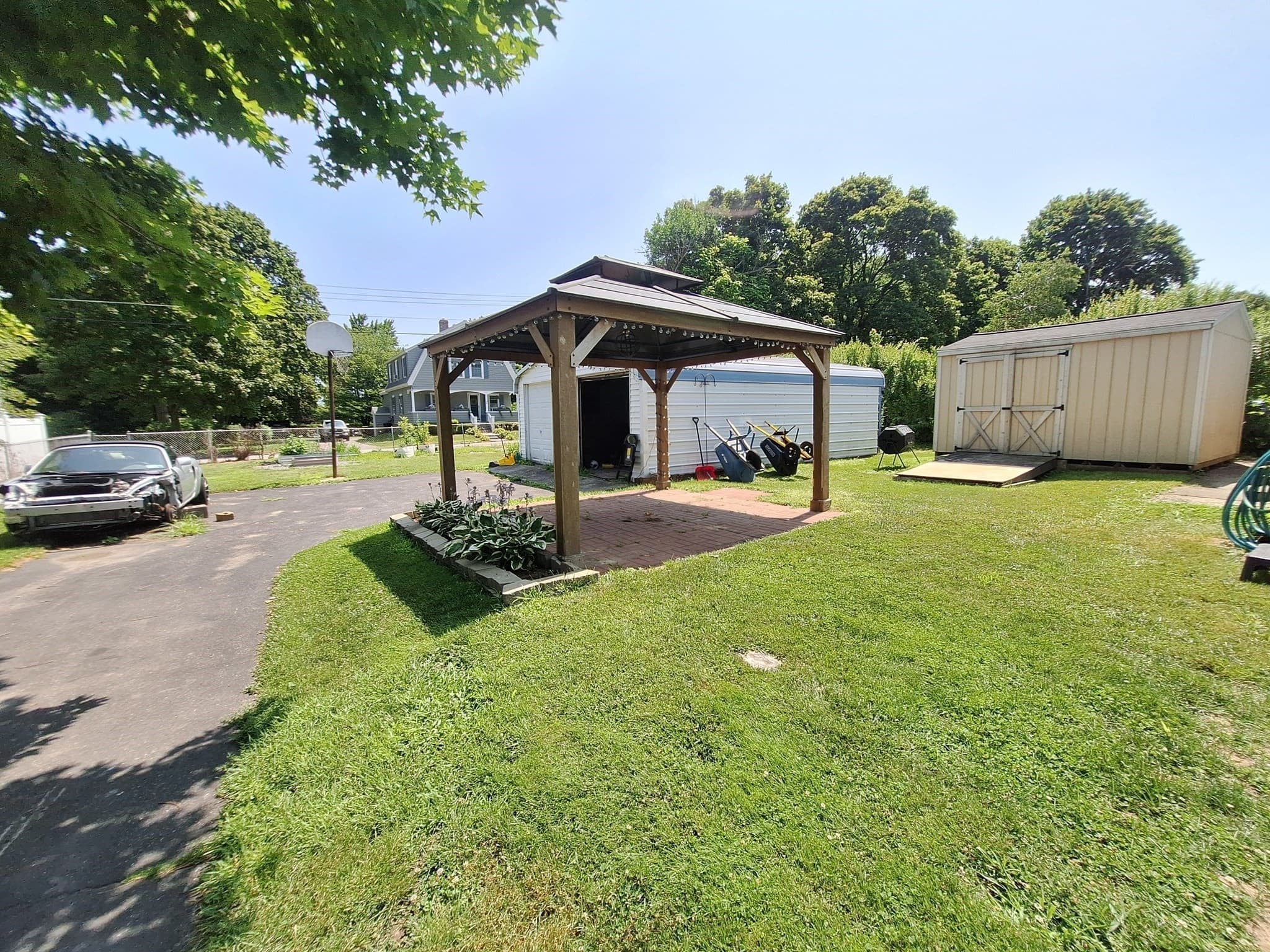 Single Family Residence at 407 Clarendon St, Fitchburg MA 01420, Fitchburg, photo 7 of 28