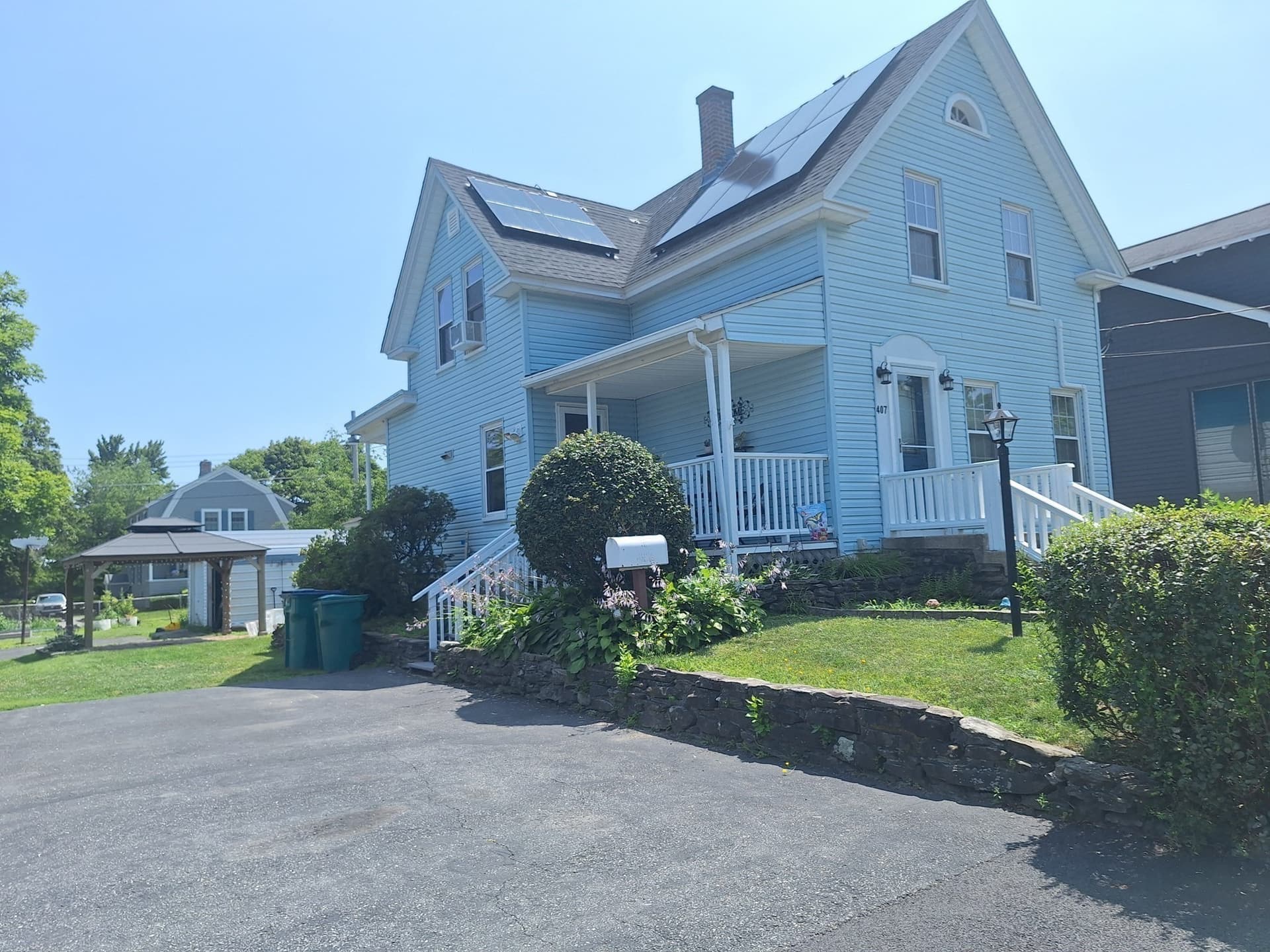 Single Family Residence at 407 Clarendon St, Fitchburg MA 01420, photo 3 of 28
