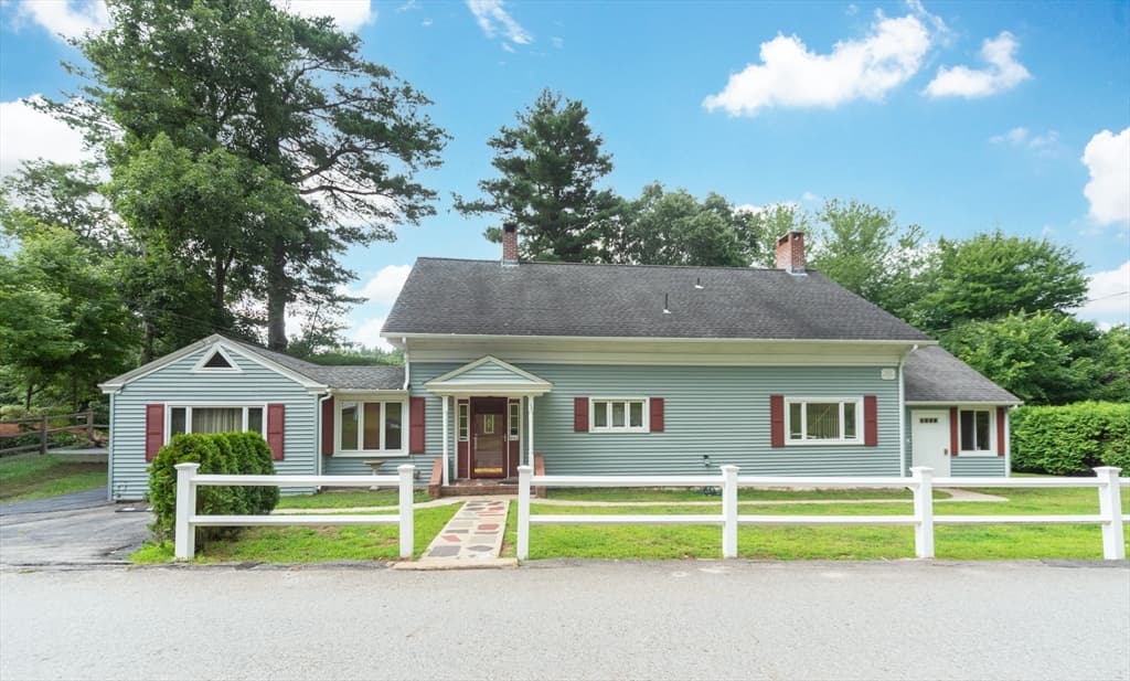 28 Highland St, Southborough MA 01772
