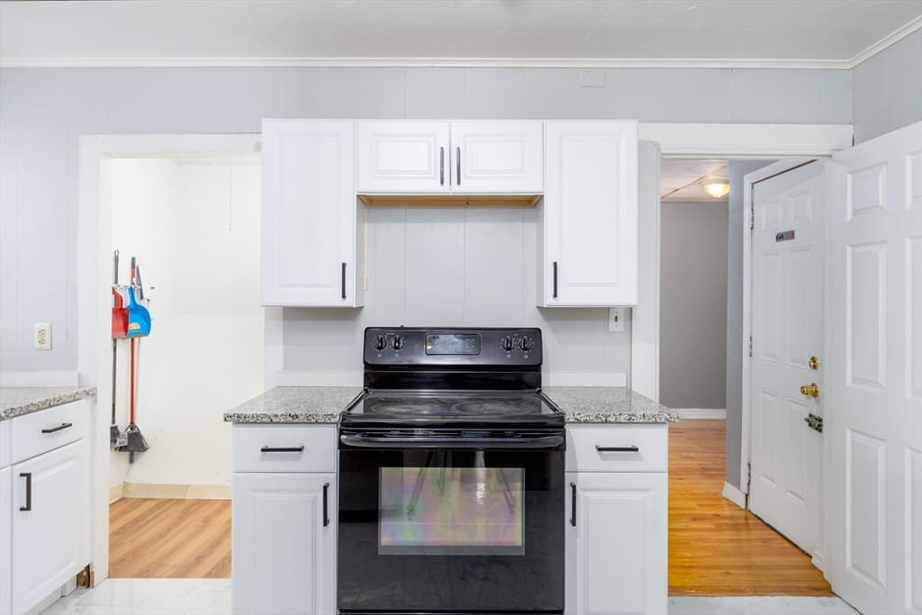 124 Belmont St, Worcester MA 01605 photo 23