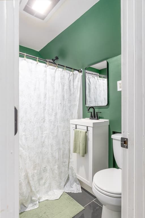 124 Belmont St, Worcester MA 01605 photo 6