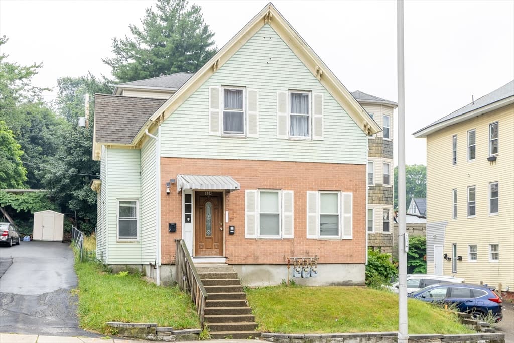 124 Belmont St, Worcester MA 01605