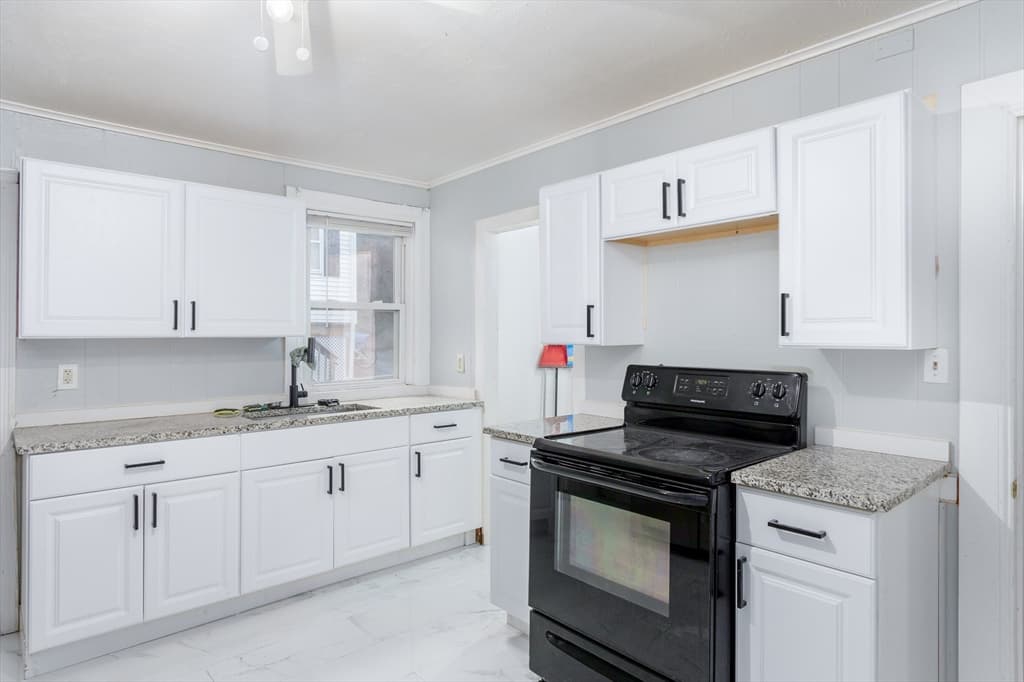 124 Belmont St, Worcester MA 01605 photo 21