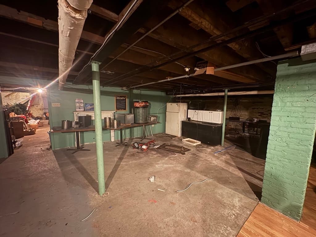 548 South St, Holyoke MA 01040 photo 13