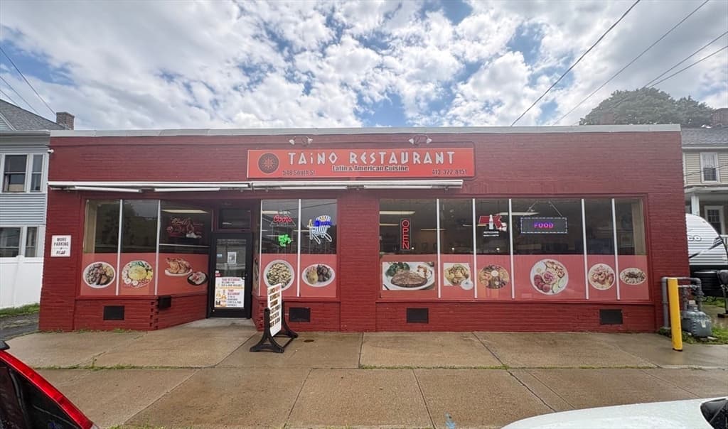 548 South St, Holyoke MA 01040