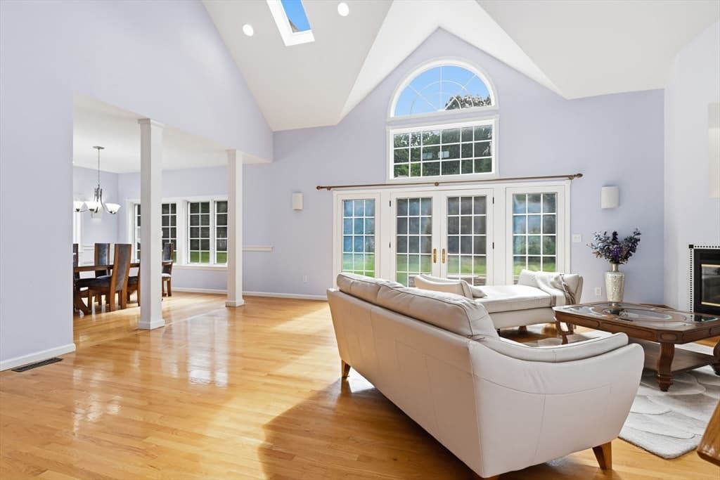 20 Raymond Cir, Westfield MA 01085 photo 5