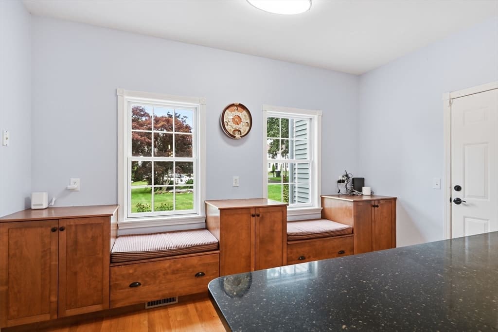 20 Raymond Cir, Westfield MA 01085 photo 14