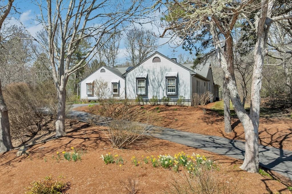 52 Clubhouse Dr, Bourne MA 02559