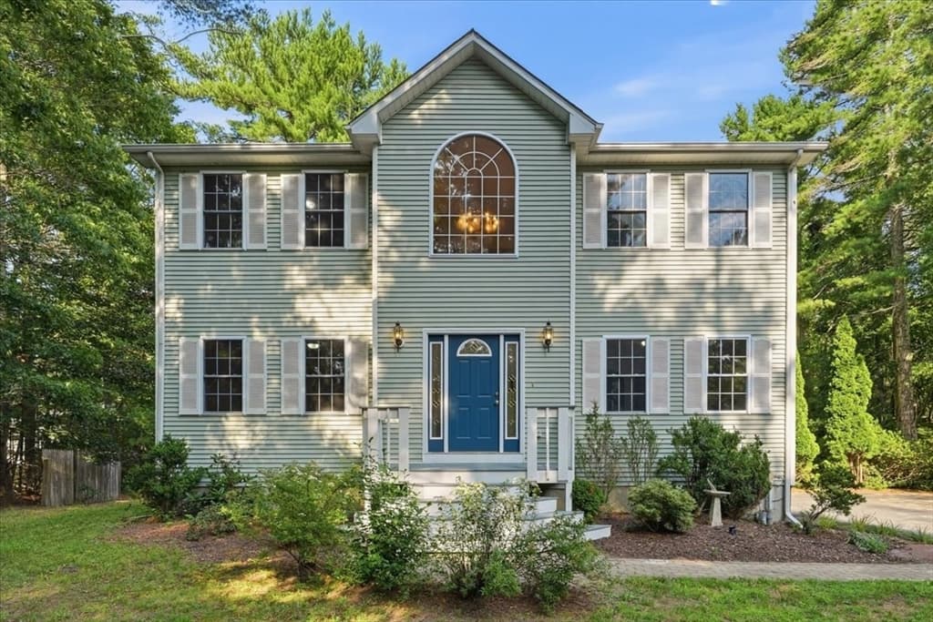 8 Rebecca Rd, Freetown MA 02702