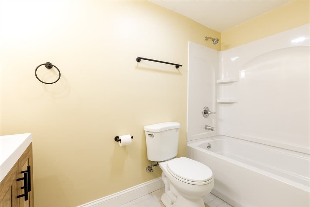 22 Lakeside Ave, Webster MA 01570 photo 14