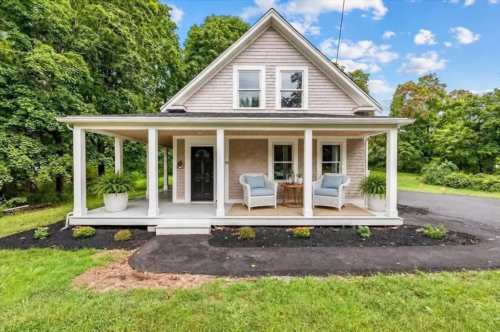 145 Plymouth St, Carver MA 02330 photo 3