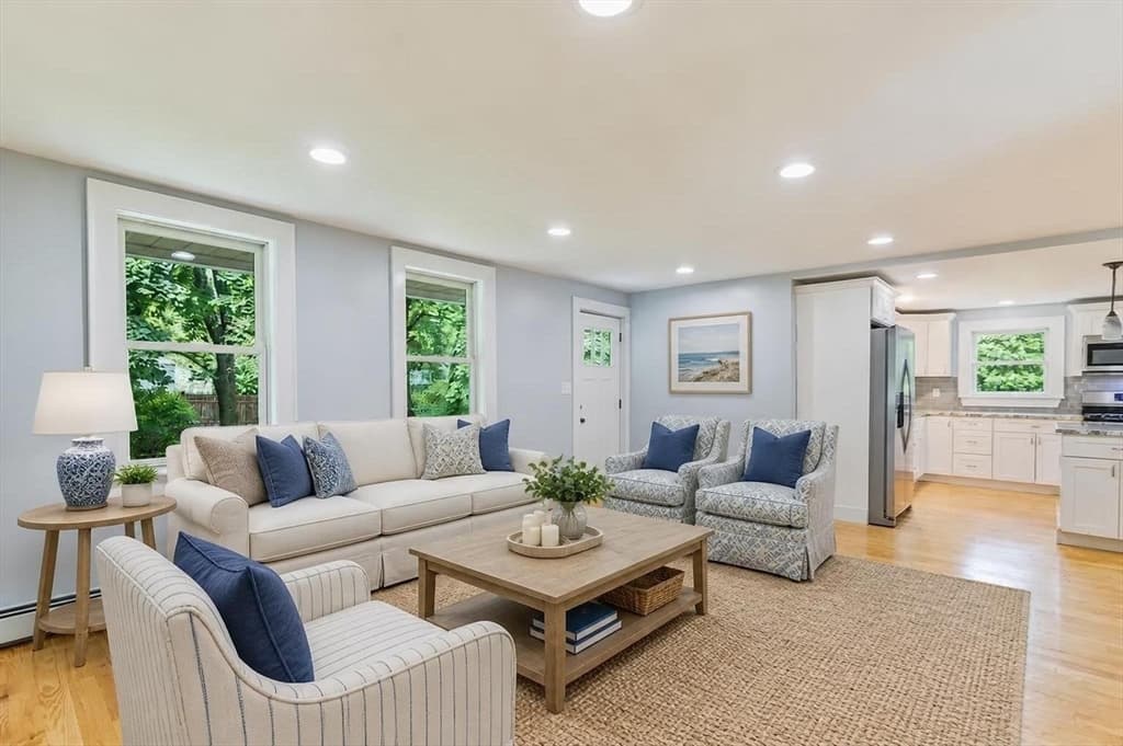 145 Plymouth St, Carver MA 02330