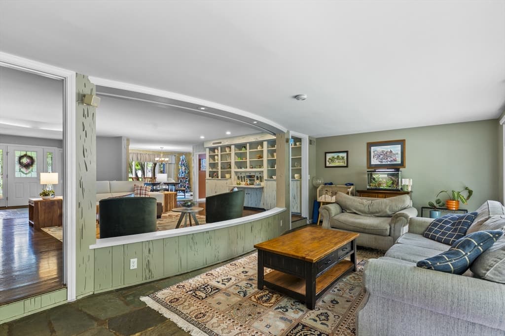 83 Braemoor Rd, Brockton MA 02301 photo 12