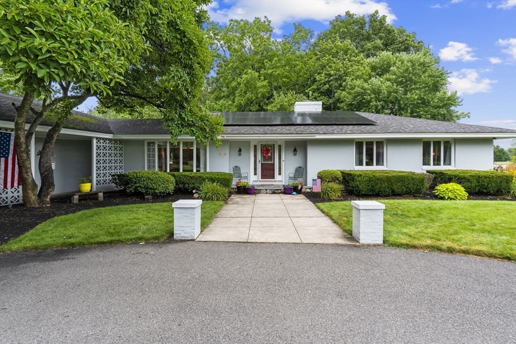 83 Braemoor Rd, Brockton MA 02301 photo 3