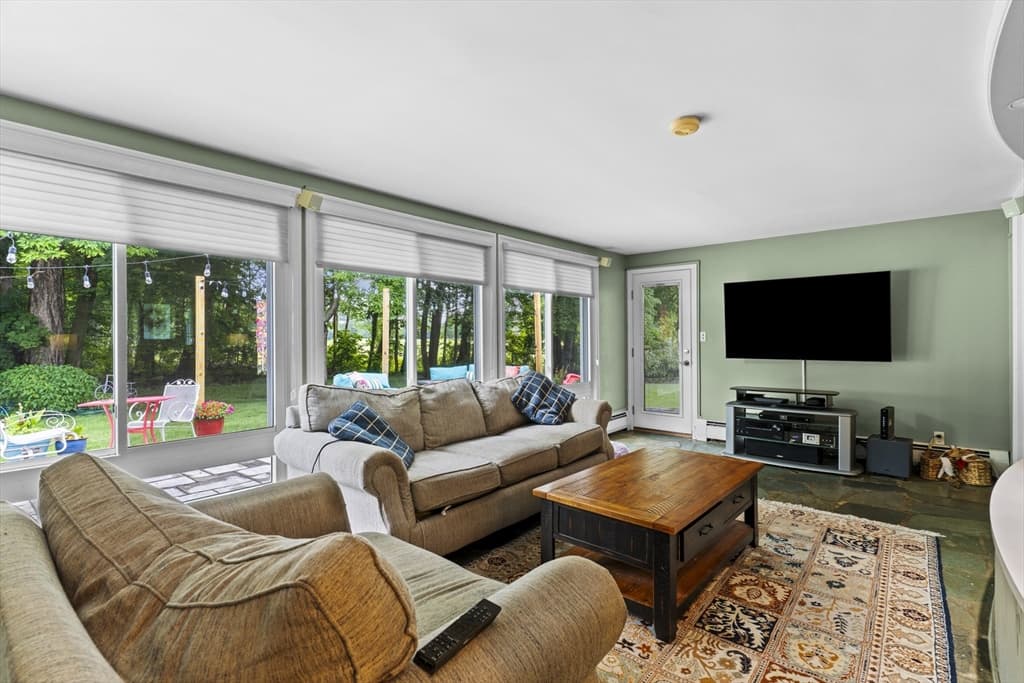83 Braemoor Rd, Brockton MA 02301 photo 10