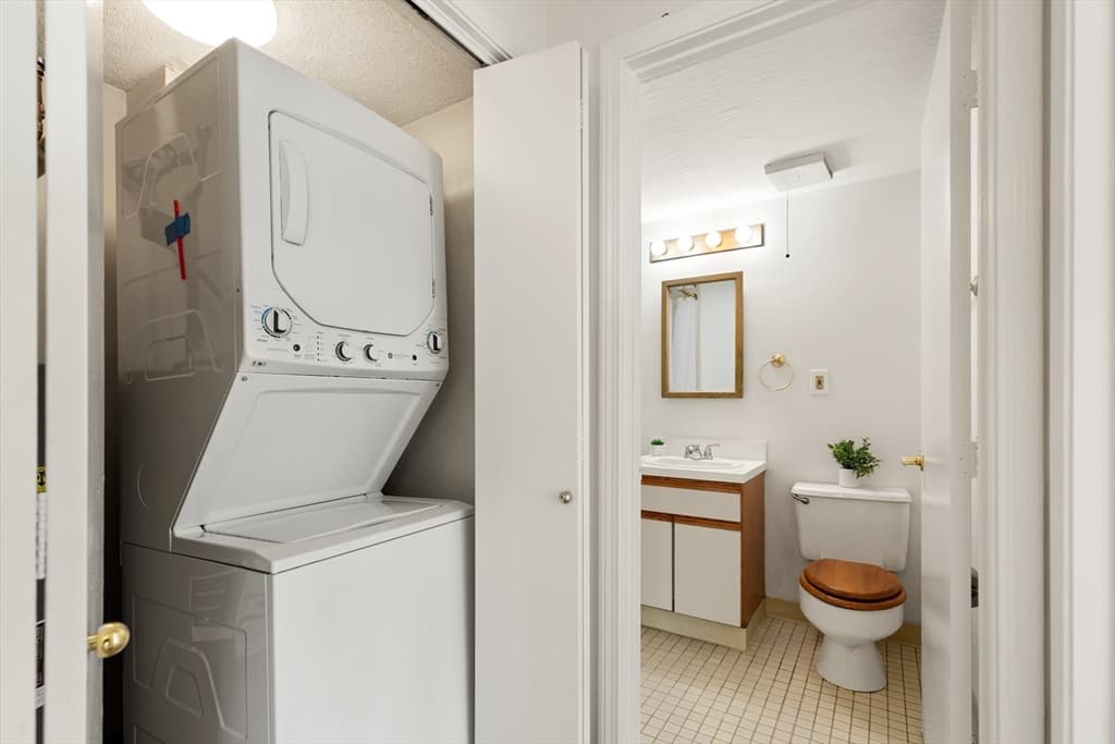 21 Margin St # 27, Lynn MA 01905 photo 23