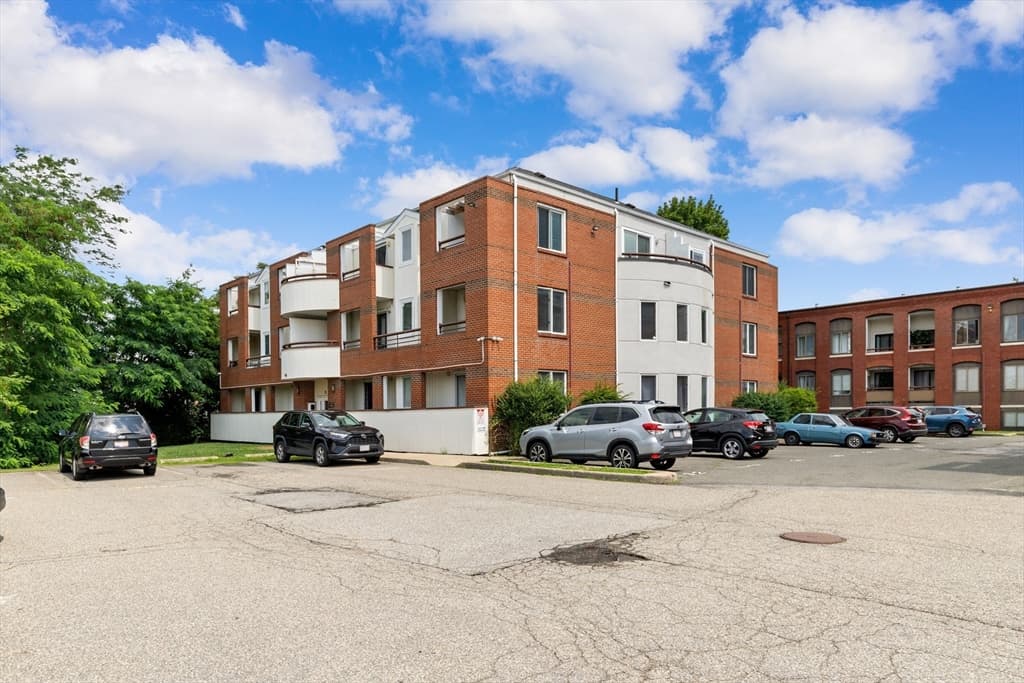 21 Margin St # 27, Lynn MA 01905 photo 2