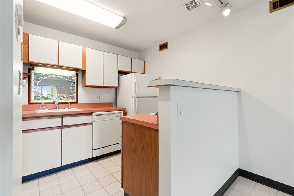 21 Margin St # 27, Lynn MA 01905 photo 12
