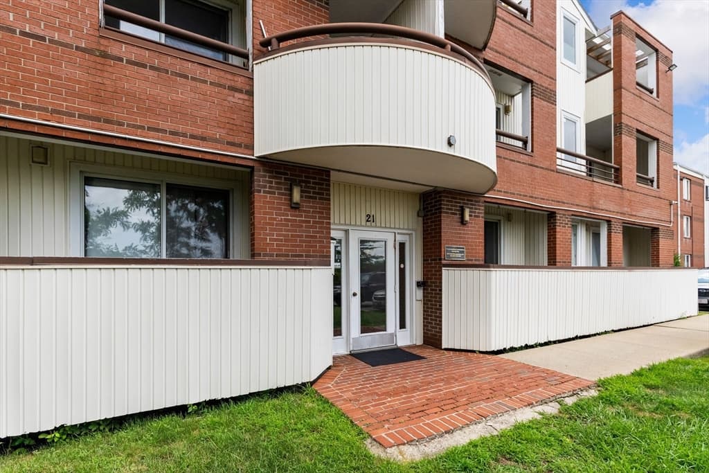 21 Margin St # 27, Lynn MA 01905