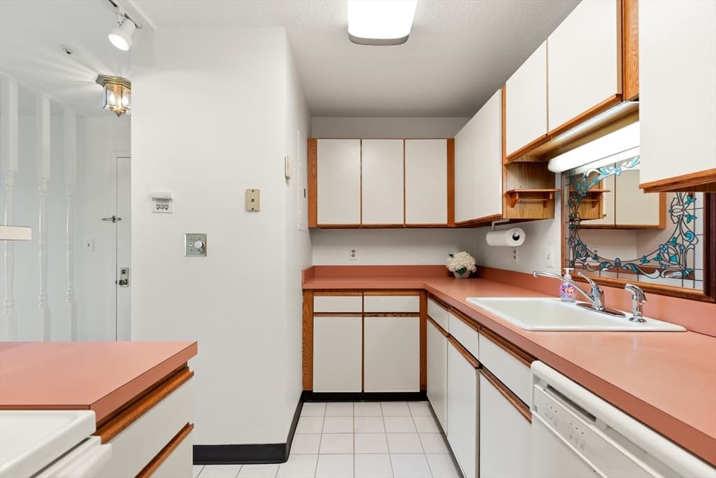 21 Margin St # 27, Lynn MA 01905 photo 9