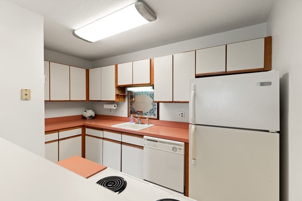 21 Margin St # 27, Lynn MA 01905 photo 11