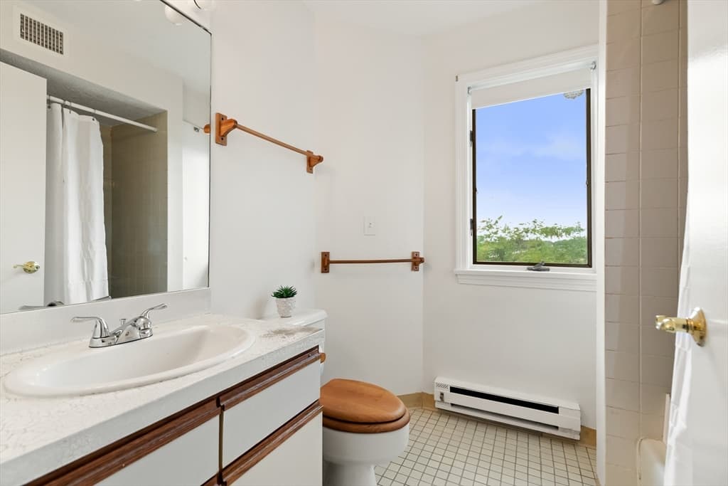 21 Margin St # 27, Lynn MA 01905 photo 19