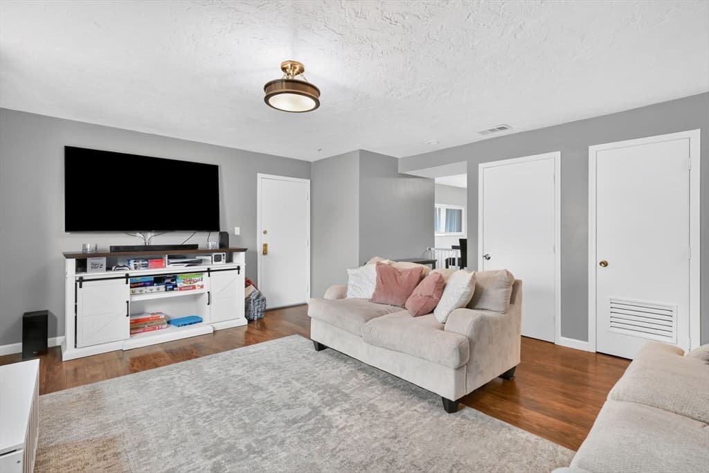 82 Neponset St # B, Canton MA 02021 photo 17