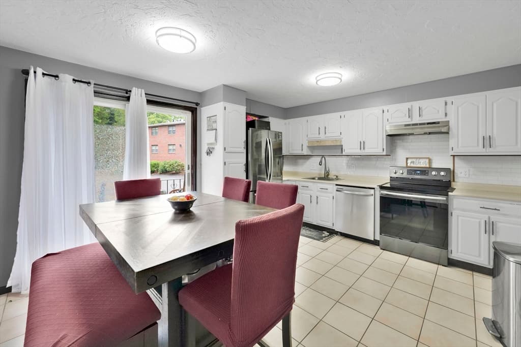 82 Neponset St # B, Canton MA 02021 photo 7