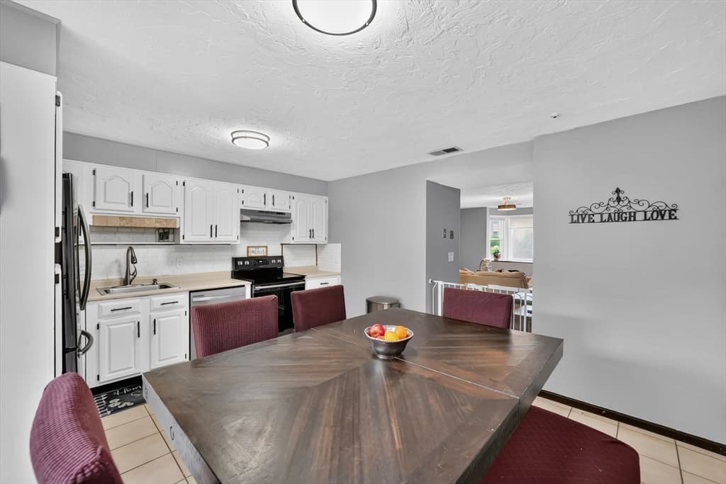 82 Neponset St # B, Canton MA 02021 photo 11