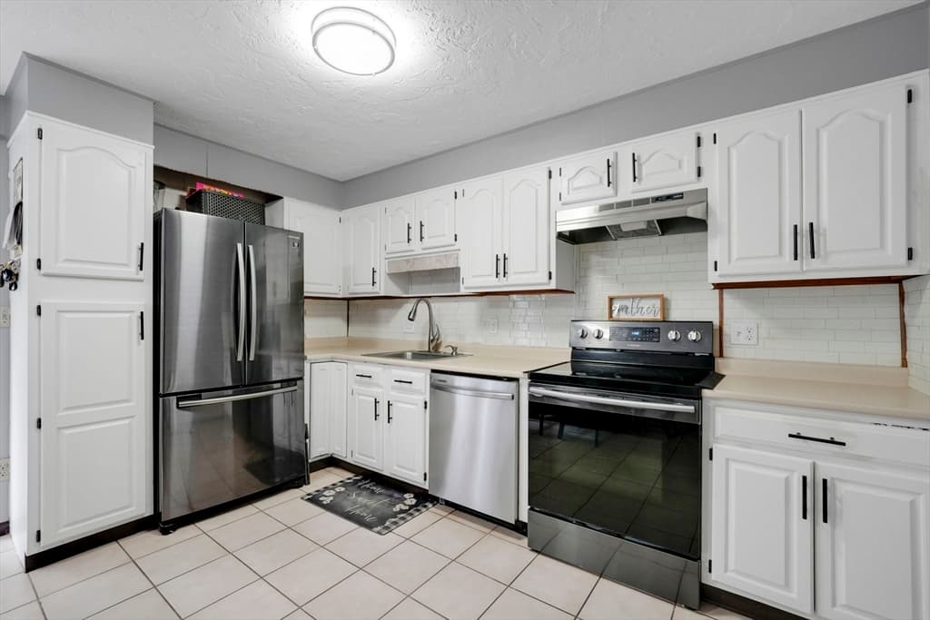82 Neponset St # B, Canton MA 02021 photo 8