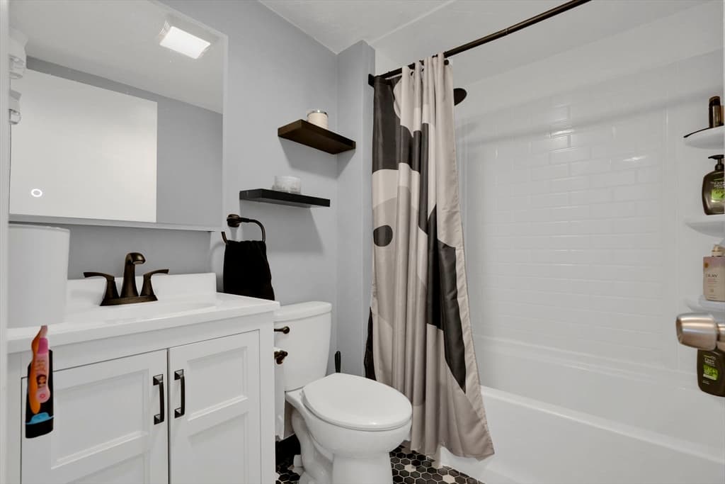 82 Neponset St # B, Canton MA 02021 photo 21