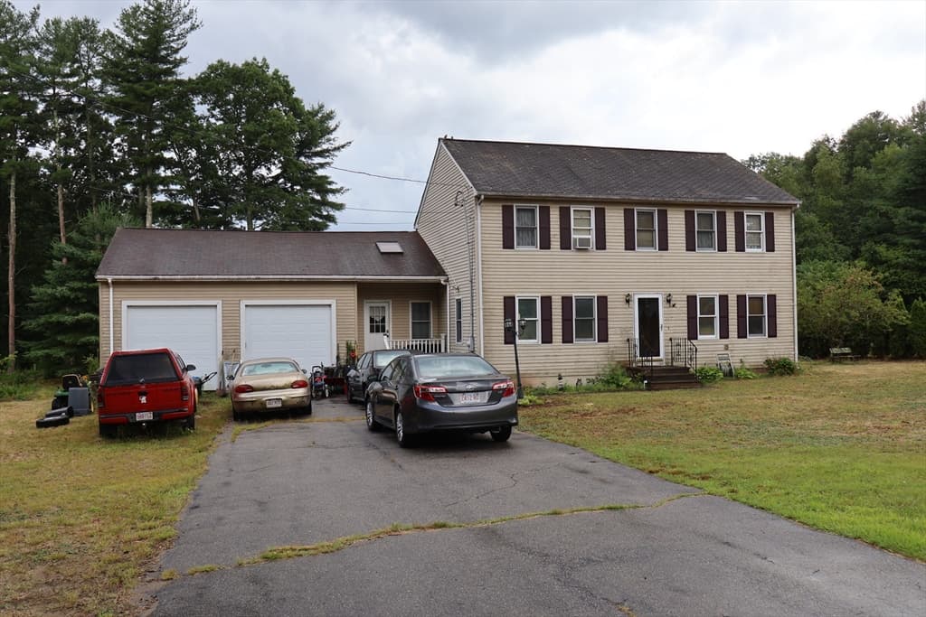 117 Charlton St, Oxford MA 01540 photo 2