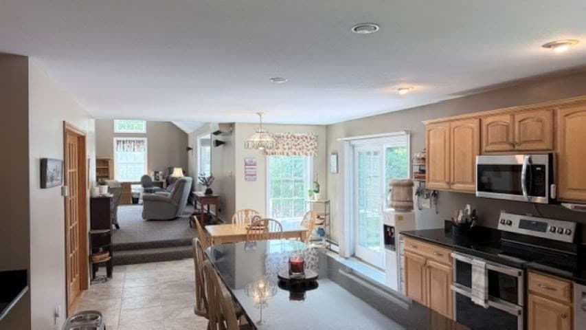 5 Grace Dr, Hudson NH 03051 photo 4