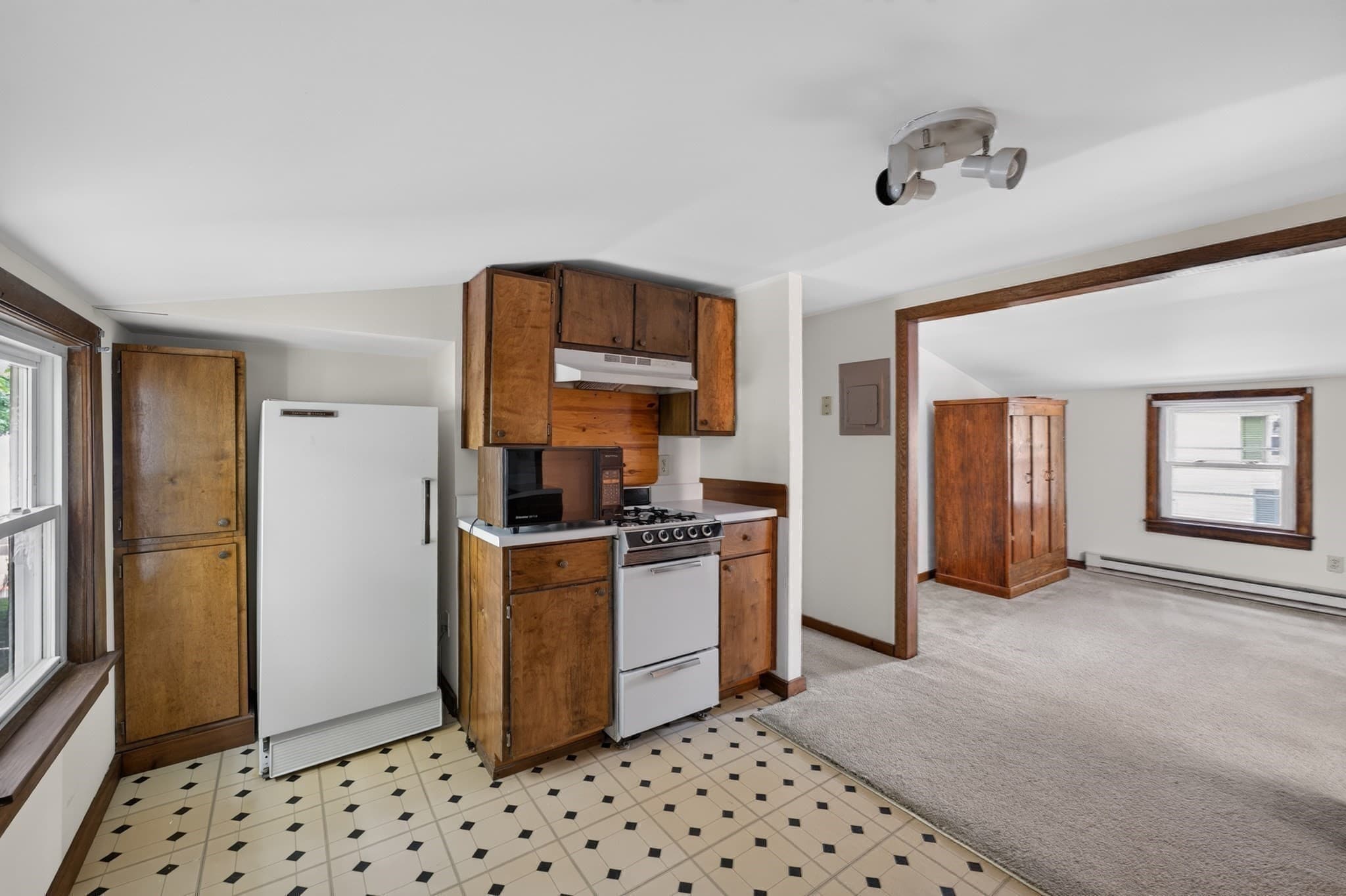 2 Family - 2 Units Up/Down at 3 Lawton Street, Taunton MA 02780, Taunton, photo 32 of 39