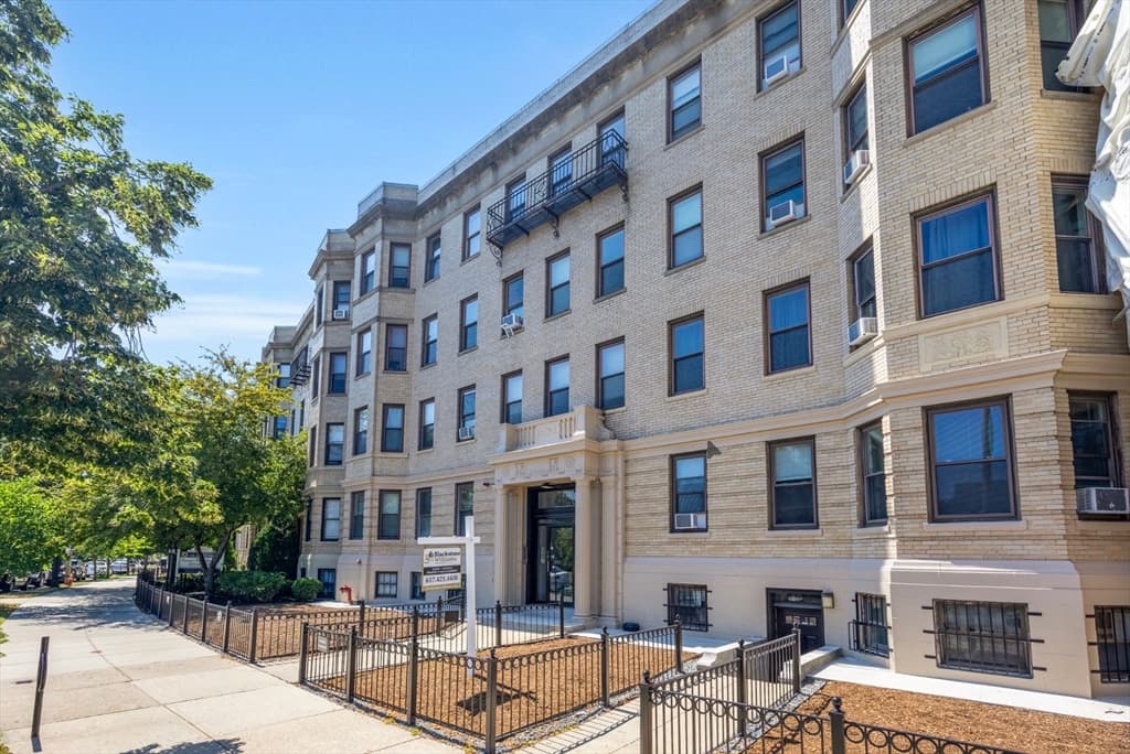 69 Park Drive # 3, Boston MA 02215